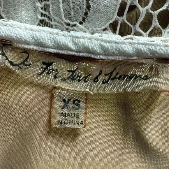 FOR LOVE & LEMONS Cropped Lace Blouse Keyhole White Nude Size XS EXCELLENT - Picture 7 of 10